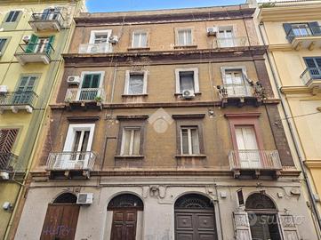 2 LOCALI A TARANTO