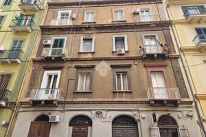 2 LOCALI A TARANTO