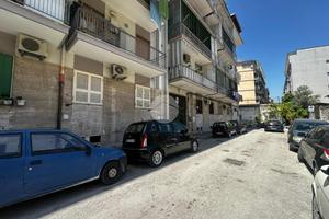 2 LOCALI A NAPOLI