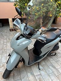Honda sh 125 2024 grigio finanza