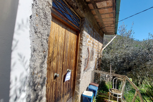 Casetta di campagna e terreno