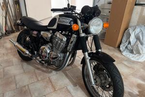 Triumph thunderbird 900