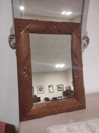 Cornice intarsiata in mogano