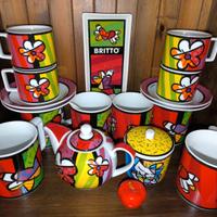 Teiera+tazze+tutto ciò che è in foto