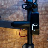 Monopattino NAVEE electric scoote