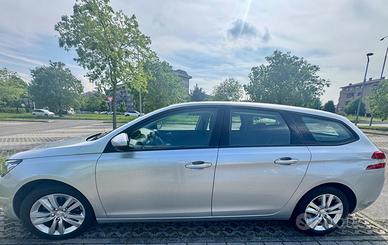 Peugeot 308  Business 04/2017 - Cambio automatico