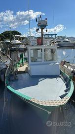 Barca da pesca con licenza