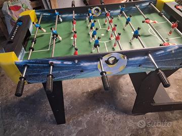 biliardino che si ripiega in verticale 