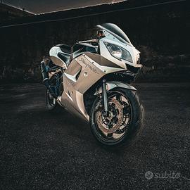 Triumph daytona 600