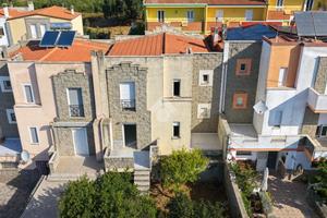 VILLA A SCHIERA A NUORO