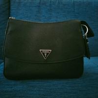 Borsa a spalla nera Guess
