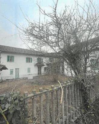 Immobile in asta di 252 m² con 5 locali a Monaster