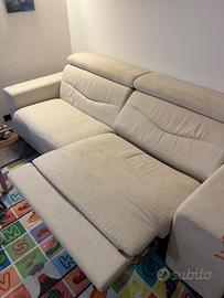 Divano letto con alzata gambe elettronica