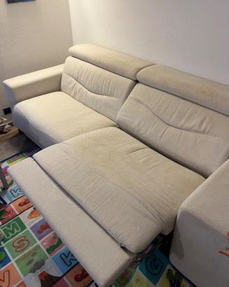 Divano letto con alzata gambe elettronica