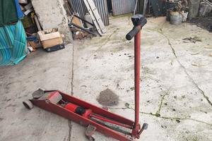 cric idraulico 15 tonnellate 