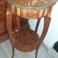 Antico piccolo Gueridon