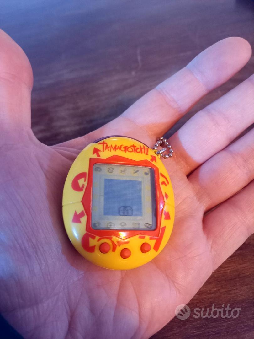 Bandai - Tamagotchi - Tamagotchi originale - Tama Universe - Animale elettronico virtuale con