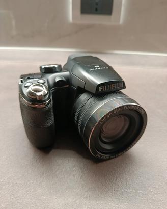 fotocamera Fujifilm finepix S4200