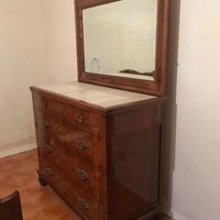 Il Comò con Specchiera (Stile Luigi Filippo )