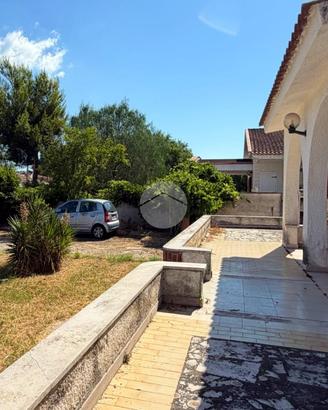 6 LOCALI A MANFREDONIA