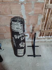 Sacco da Boxe + Staffa a muro 