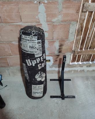 Sacco da Boxe + Staffa a muro 