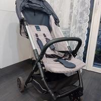 Passeggino pieghevole,ideale per aereo 