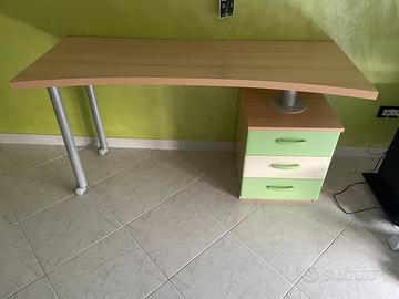 Scrivania + cassetti