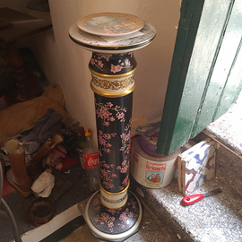 Colonnina in ceramica