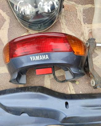 Yamaha Majesty 250 anno 2006 ricambi