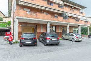 GRANDE LOCALE COMMERCIALE A SAN QUIRICO D'ORCIA