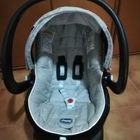 Seggiolino per auto e passeggino CHICCO