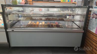 vetrina pasticceria 