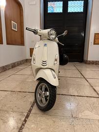 Vespa primavera 50