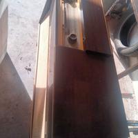 Radio d'epoca con giradischi