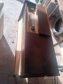 Radio d'epoca con giradischi