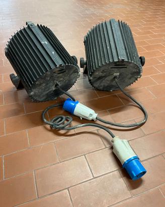 Coppia di faretti PAR Clay Paky con lampada 300W