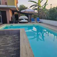 Villetta con piscina privata a Fondachello