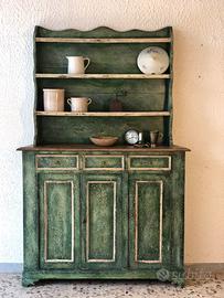 Credenza con piattaia in legno