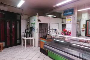 Locale commerciale via abignente