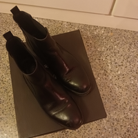 Stivaletti bassi in pelle nera. VSL. N.37