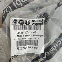 FCA Cerniera cappuccio sinistro OEM 51883030