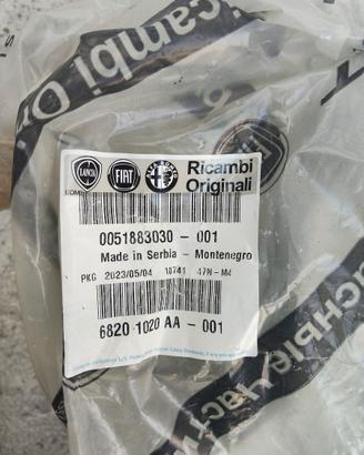 FCA Cerniera cappuccio sinistro OEM 51883030