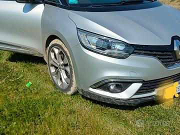 Renault scenich