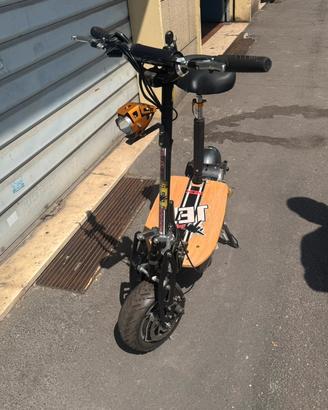 Monopattine Elettrico NCX SuperJet 2000W con Sella