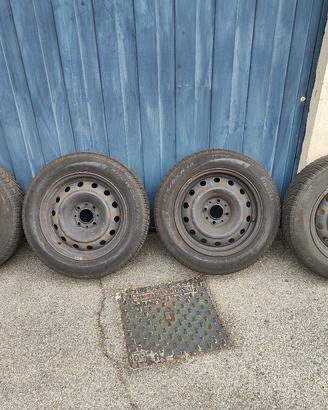 cerchi in ferro + gomme invernali 185/65 R15