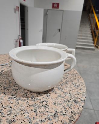 Vasi da notte in ceramica antichi