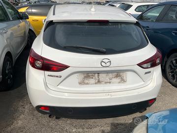 POSTERIORE COMPLETO MAZDA 3 2018