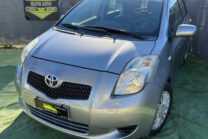 Toyota YARIS 1.0 BENZINA SOL 5 PORTE NEOPATENTATI