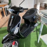 Vespa 125s